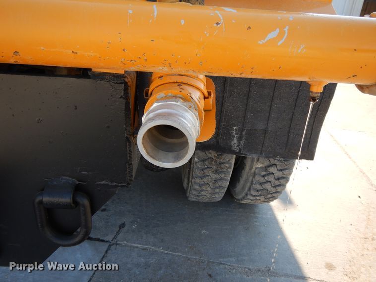 image for item DG7821 1996 Ford L8000 water truck