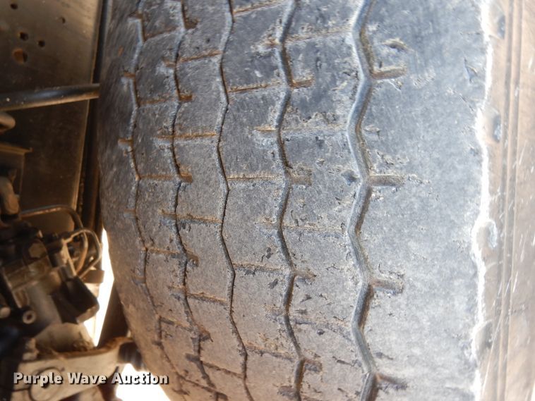 image for item DG7821 1996 Ford L8000 water truck