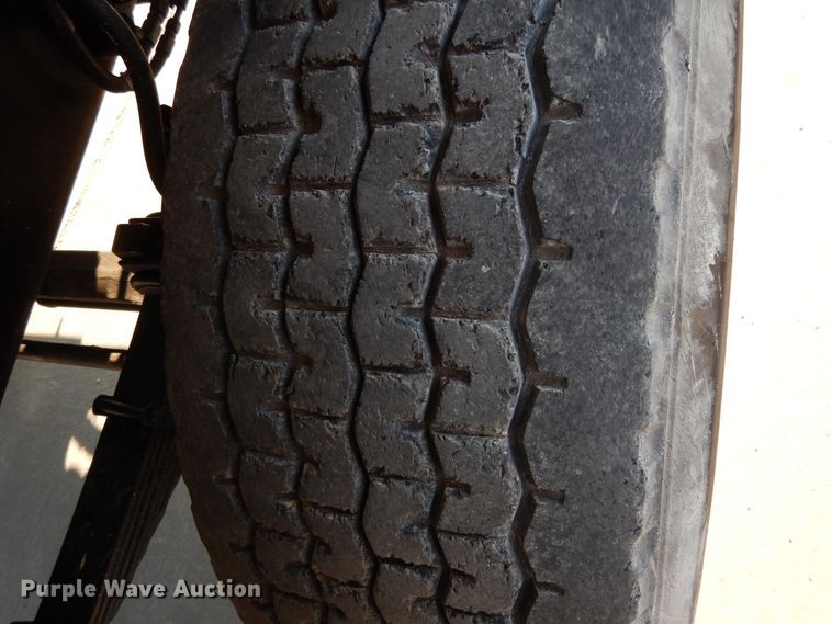 image for item DG7821 1996 Ford L8000 water truck