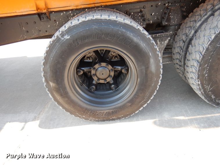 image for item DG7821 1996 Ford L8000 water truck