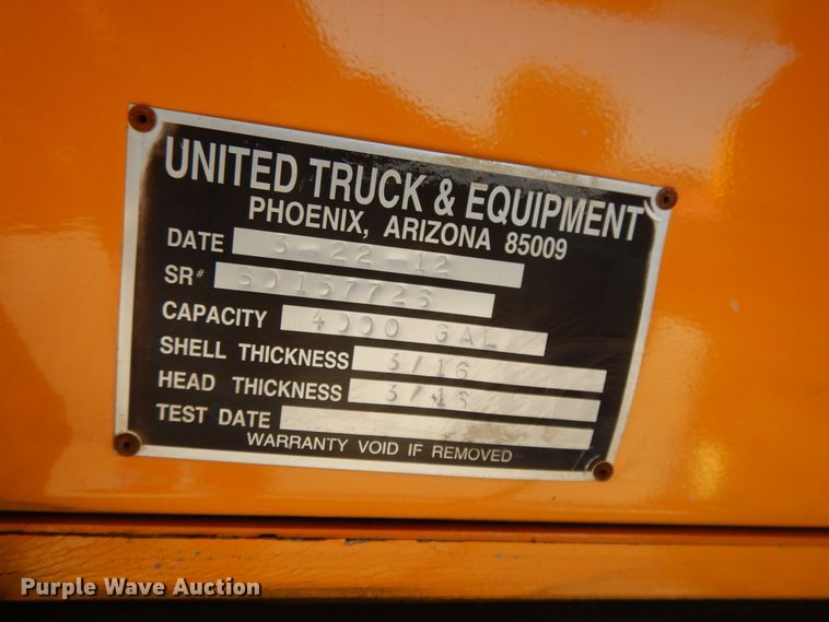 image for item DG7821 1996 Ford L8000 water truck