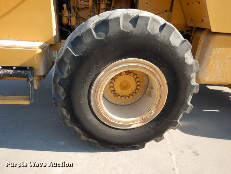 image for item DG7824 1995 Caterpillar 960F  wheel loader