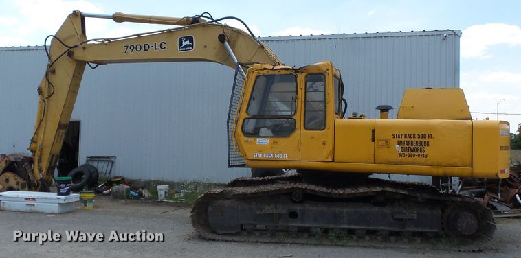 image for item DH3788 1990 John Deere 790D LC excavator