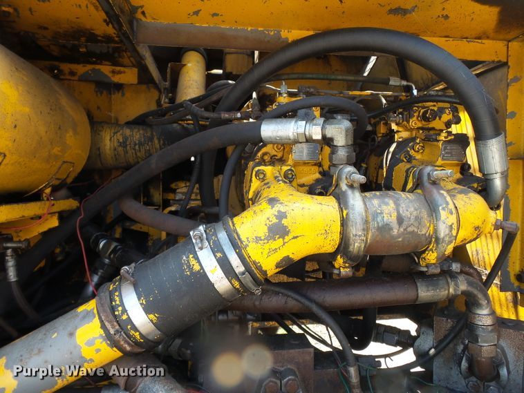 image for item DH3788 1990 John Deere 790D LC excavator