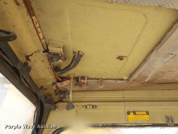 image for item DH3788 1990 John Deere 790D LC excavator