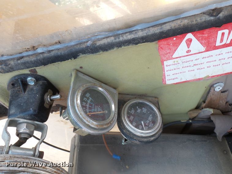 image for item DH3788 1990 John Deere 790D LC excavator