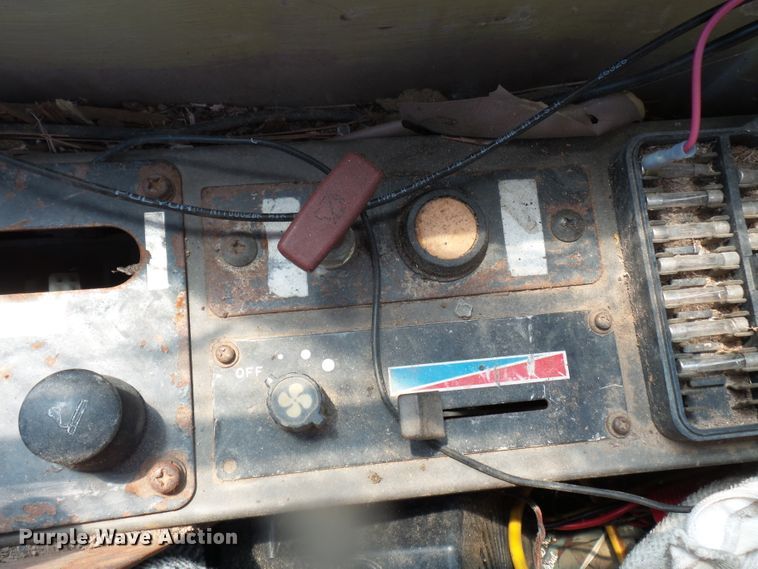 image for item DH3788 1990 John Deere 790D LC excavator