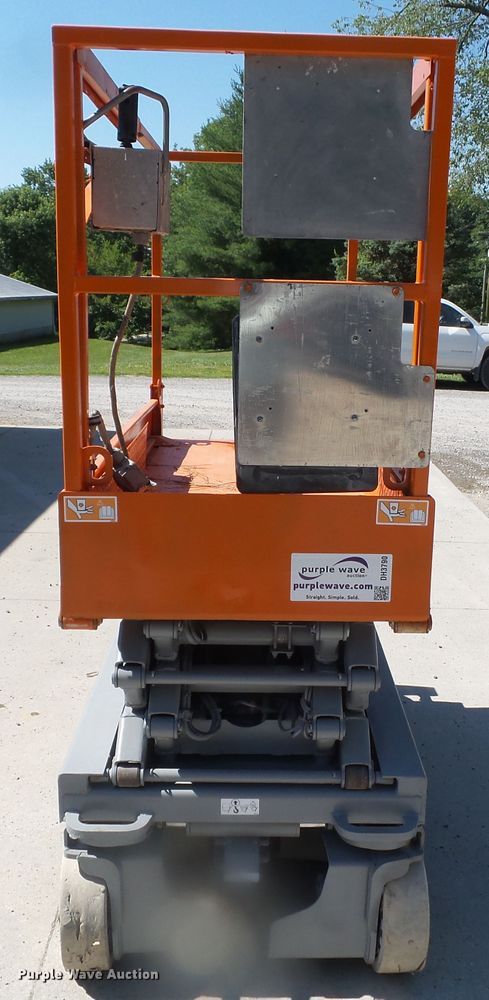 image for item DH3790 Skyjack SJIII 3219  scissor lift