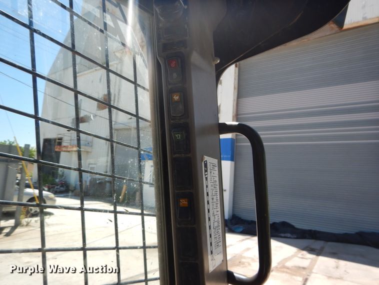 image for item DH4459 2014 Case SV250  skid steer loader