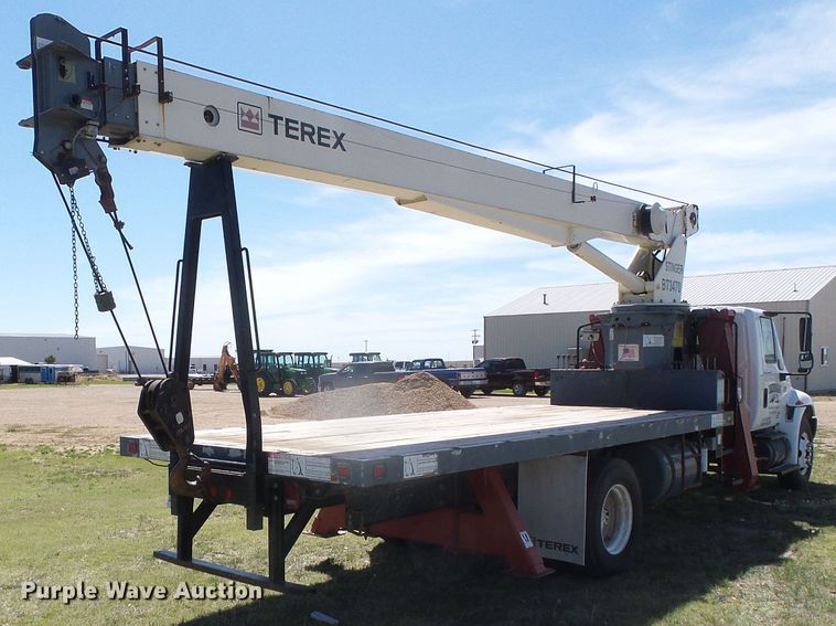 image for item DH4903 2006 International 4200 crane truck