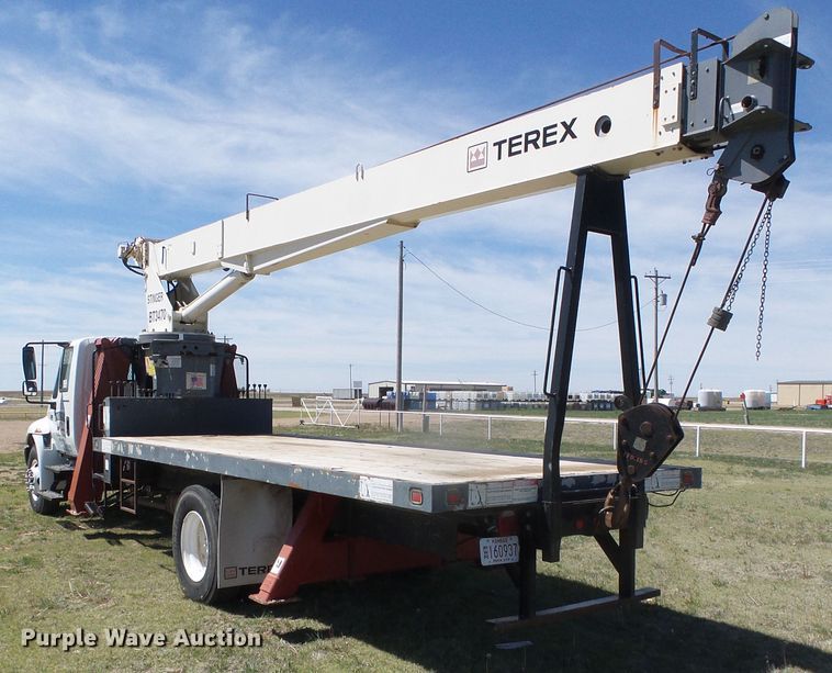 image for item DH4903 2006 International 4200 crane truck