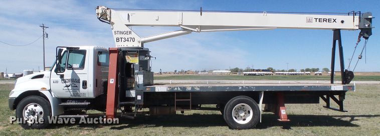 image for item DH4903 2006 International 4200 crane truck