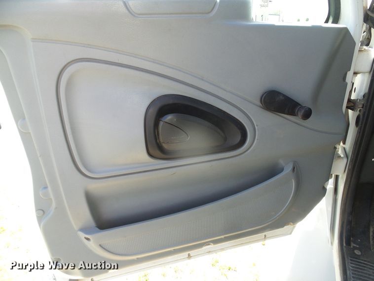 image for item DH4903 2006 International 4200 crane truck