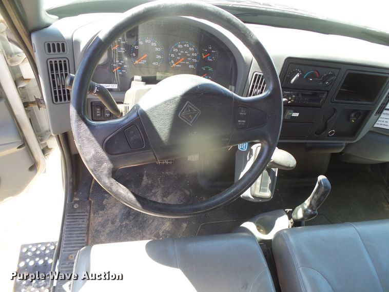 image for item DH4903 2006 International 4200 crane truck