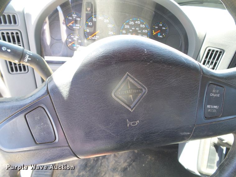 image for item DH4903 2006 International 4200 crane truck