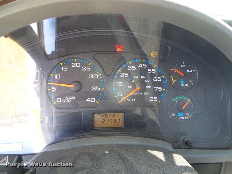 image for item DH4903 2006 International 4200 crane truck