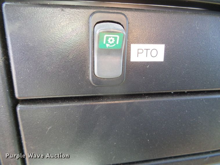 image for item DH4903 2006 International 4200 crane truck