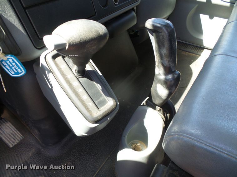 image for item DH4903 2006 International 4200 crane truck