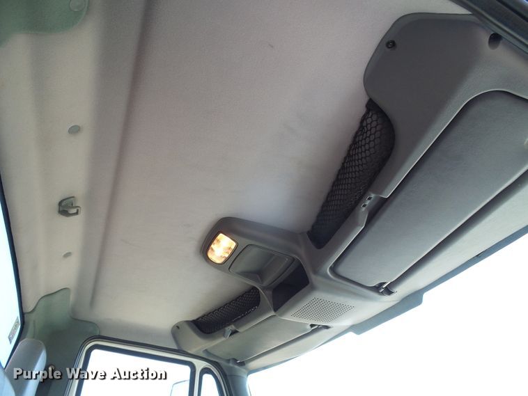 image for item DH4903 2006 International 4200 crane truck