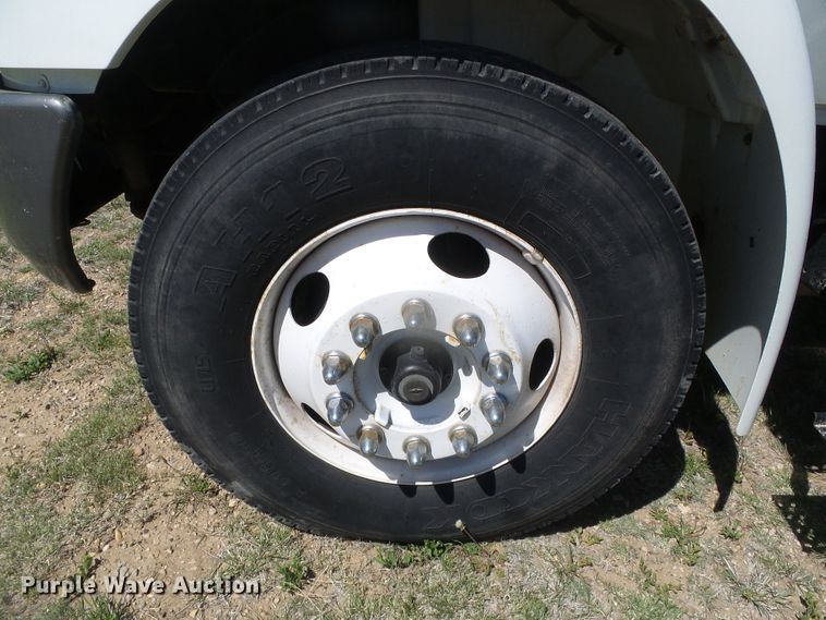 image for item DH4903 2006 International 4200 crane truck