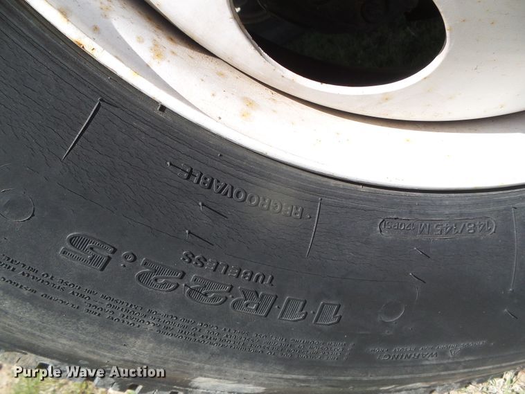 image for item DH4903 2006 International 4200 crane truck