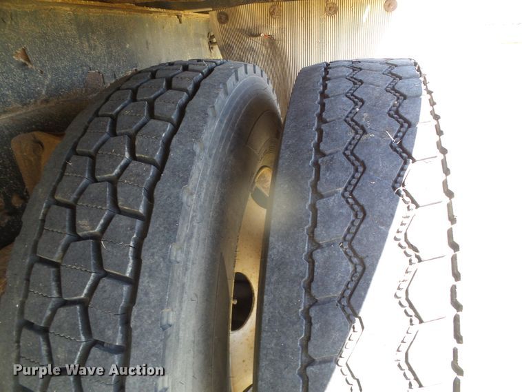 image for item DH4903 2006 International 4200 crane truck