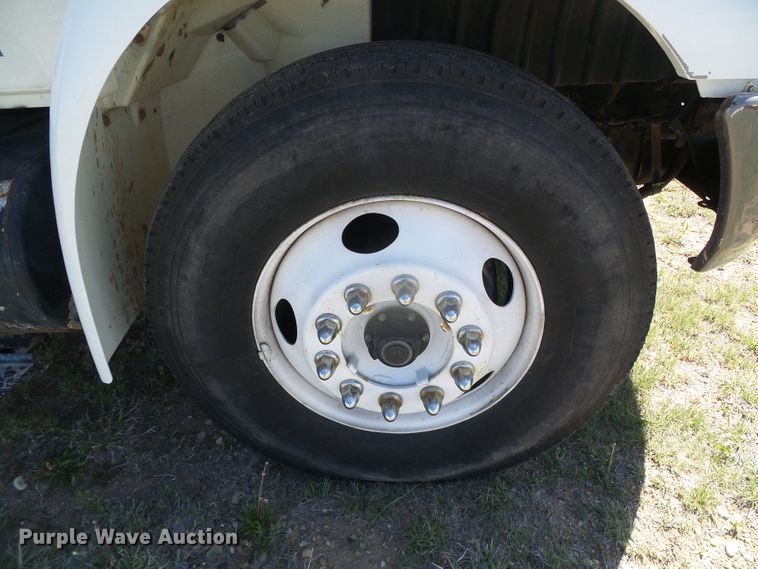 image for item DH4903 2006 International 4200 crane truck