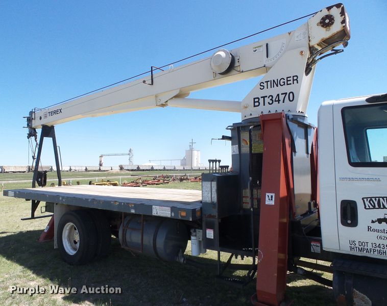 image for item DH4903 2006 International 4200 crane truck