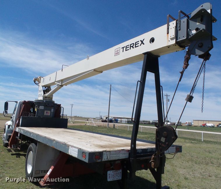 image for item DH4903 2006 International 4200 crane truck