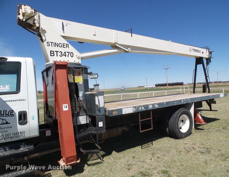 image for item DH4903 2006 International 4200 crane truck