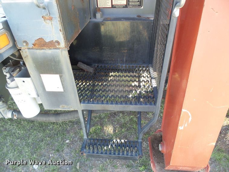 image for item DH4903 2006 International 4200 crane truck