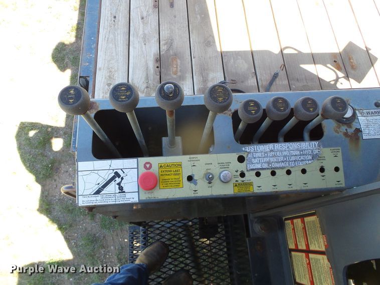 image for item DH4903 2006 International 4200 crane truck