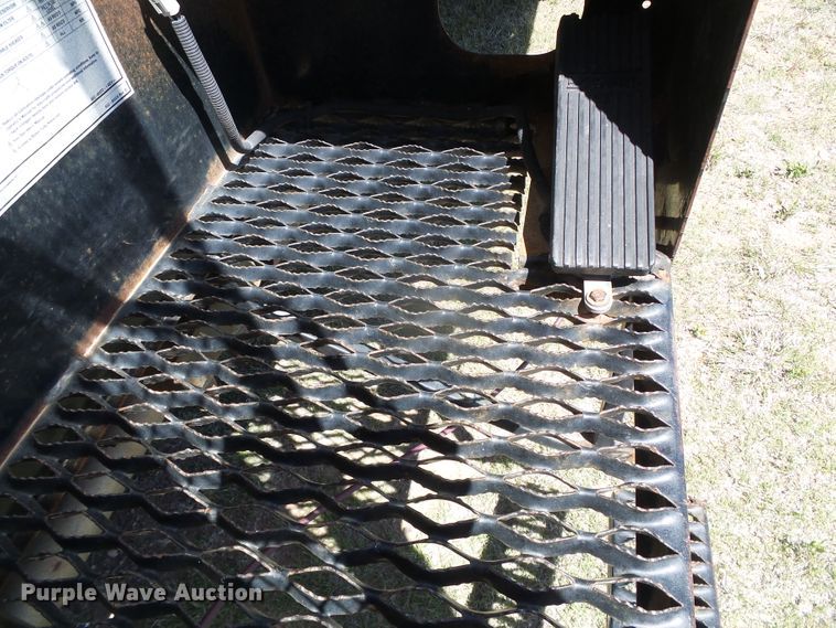 image for item DH4903 2006 International 4200 crane truck