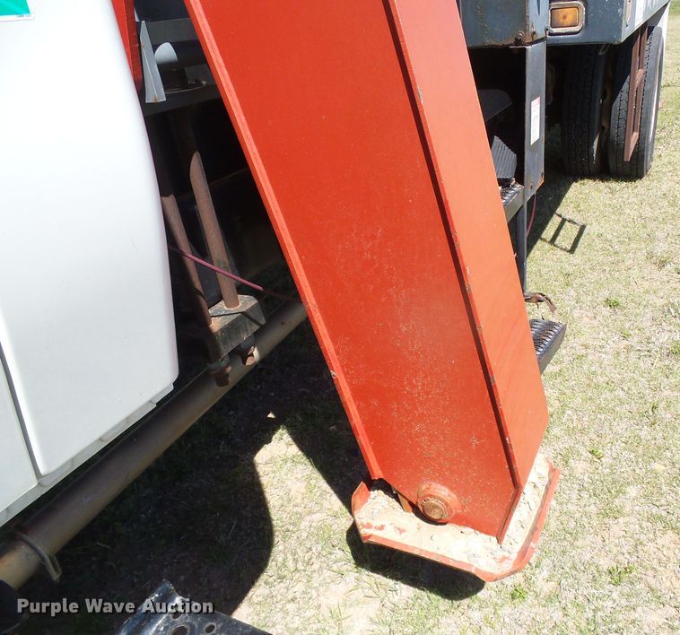 image for item DH4903 2006 International 4200 crane truck