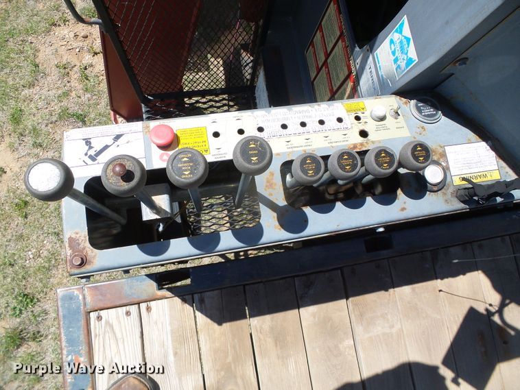 image for item DH4903 2006 International 4200 crane truck