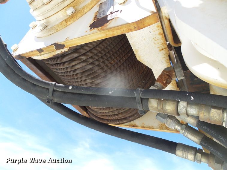 image for item DH4903 2006 International 4200 crane truck