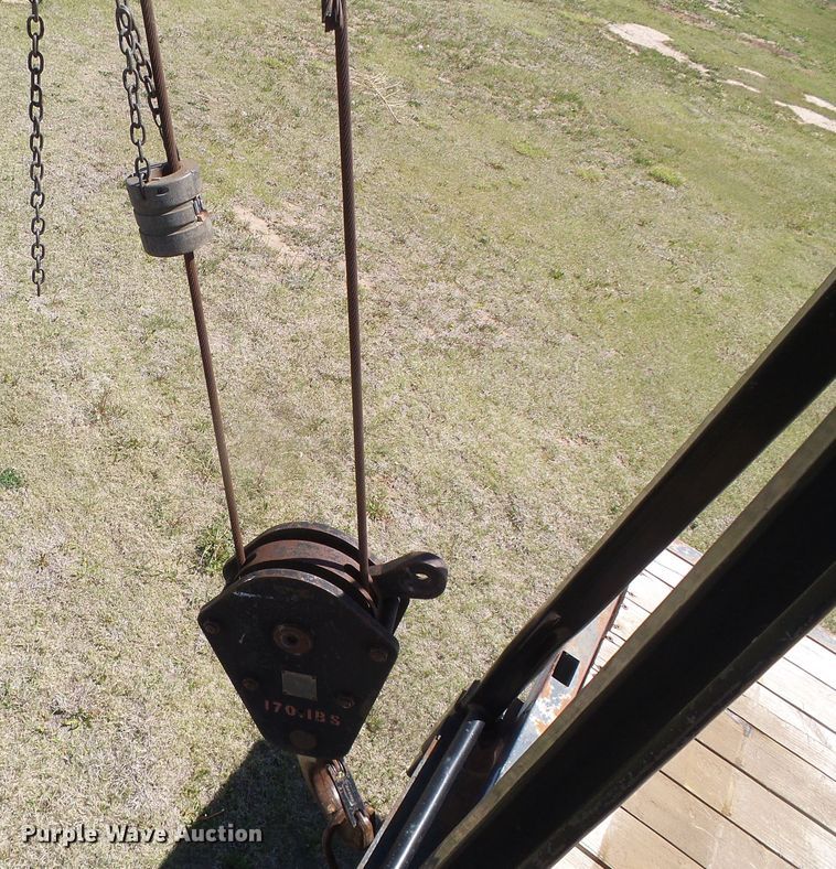 image for item DH4903 2006 International 4200 crane truck