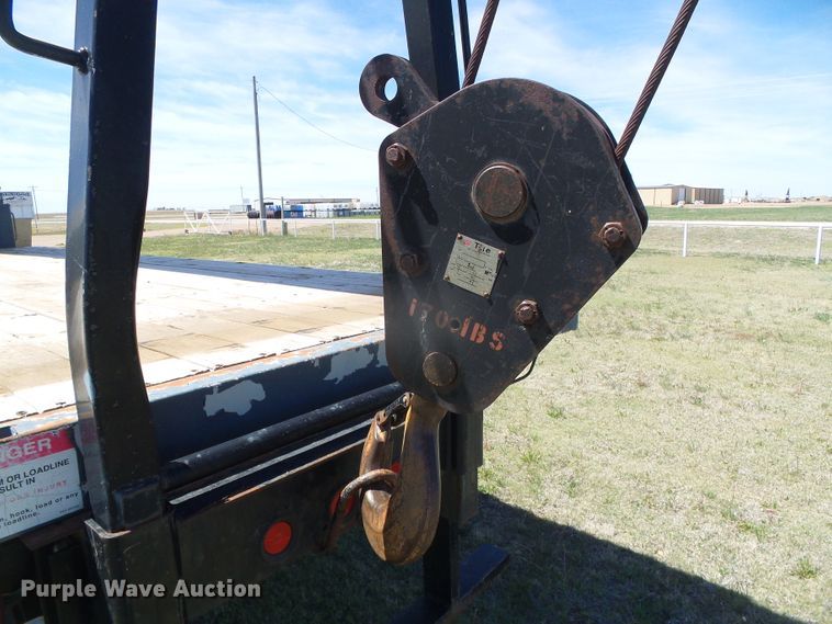 image for item DH4903 2006 International 4200 crane truck