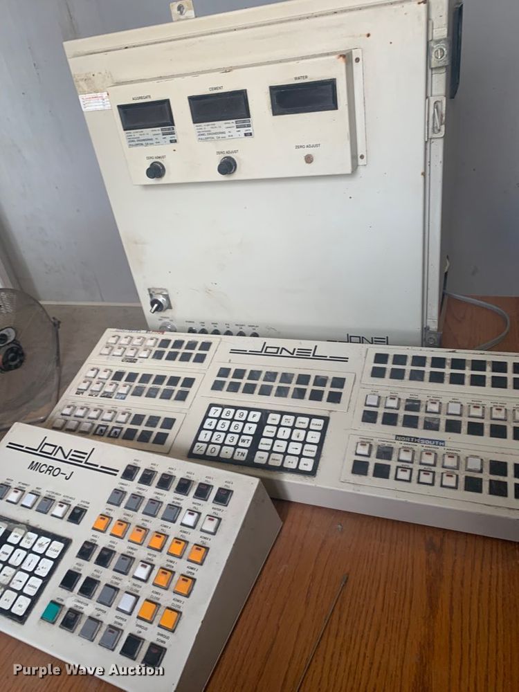 image for item DH5100 Uni-Rover 1048 concrete batch plant