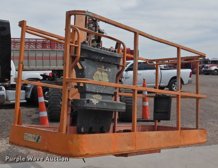 image for item DI0150 2003 JLG 800AJ  boom lift