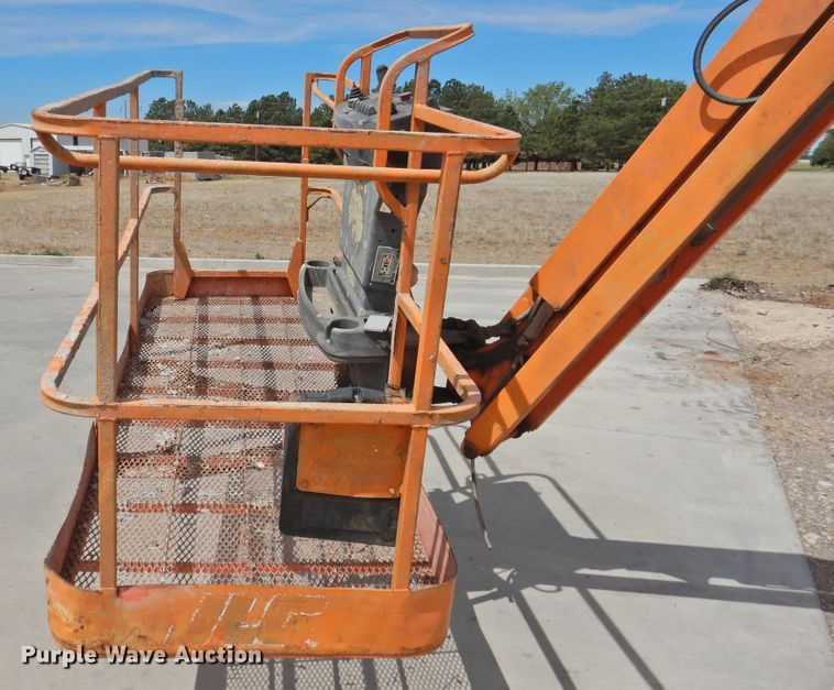 image for item DI0150 2003 JLG 800AJ  boom lift