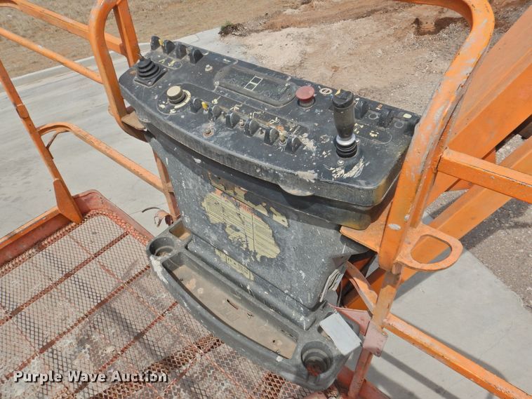image for item DI0150 2003 JLG 800AJ  boom lift