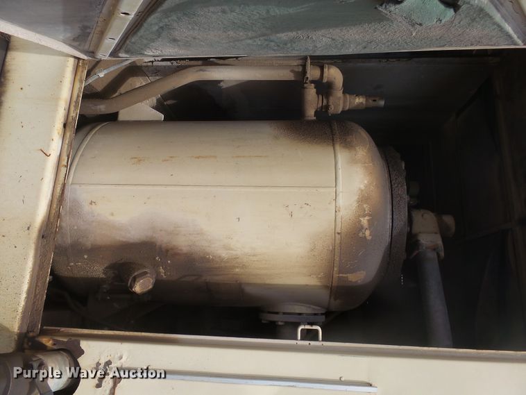 image for item DX9213 1999 Ingersoll Rand 1600  air compressor