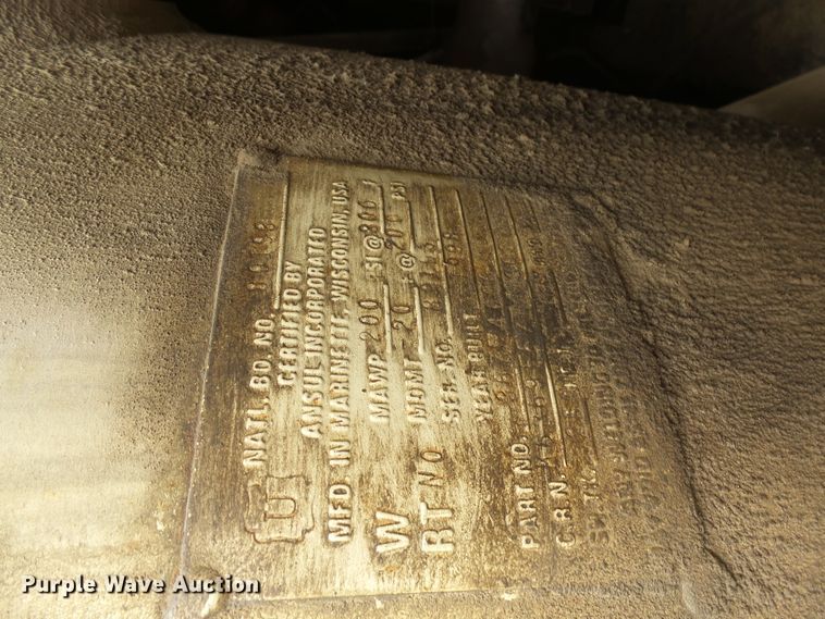 image for item DX9213 1999 Ingersoll Rand 1600  air compressor