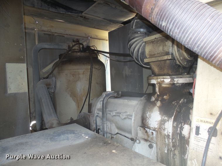 image for item DX9213 1999 Ingersoll Rand 1600  air compressor