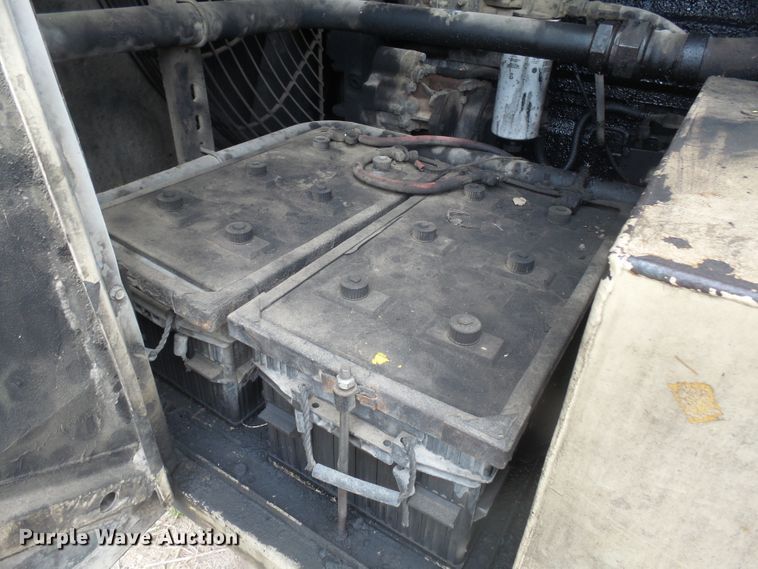 image for item DX9213 1999 Ingersoll Rand 1600  air compressor