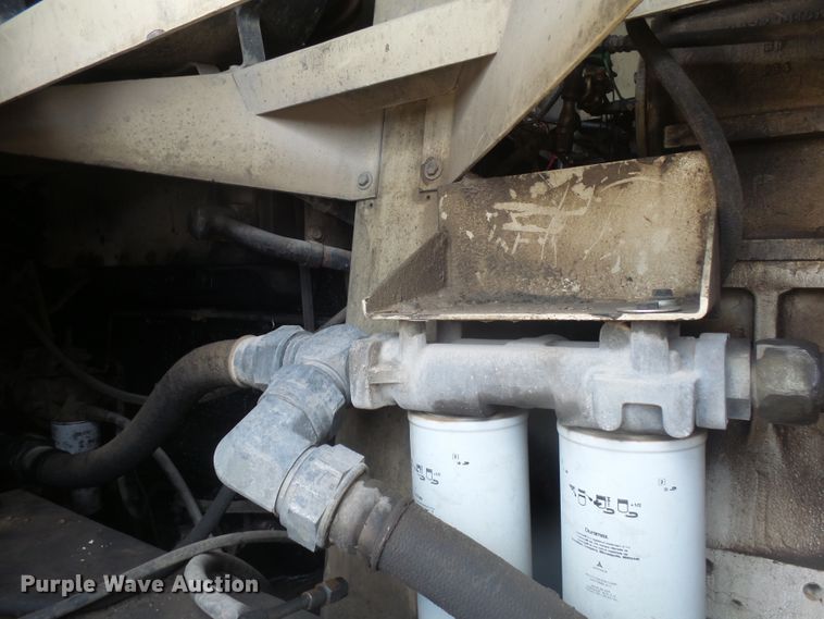 image for item DX9213 1999 Ingersoll Rand 1600  air compressor