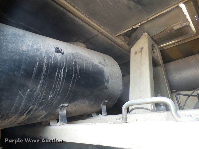 image for item DX9213 1999 Ingersoll Rand 1600  air compressor