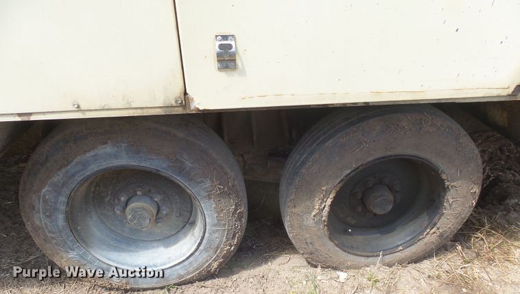 image for item DX9213 1999 Ingersoll Rand 1600  air compressor