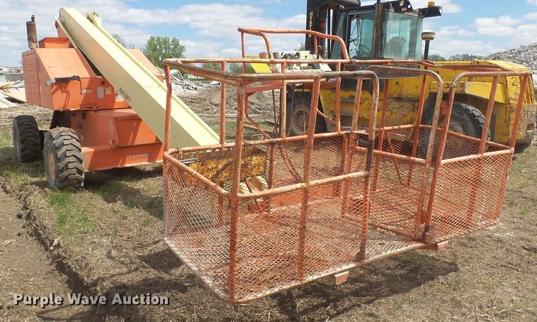 image for item EF9629 1986 JLG 60H  boom lift